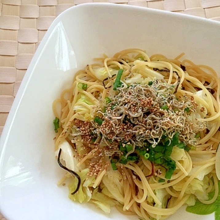 簡単!カリカリじゃこのせ♪キャベツと塩昆布のパスタ
